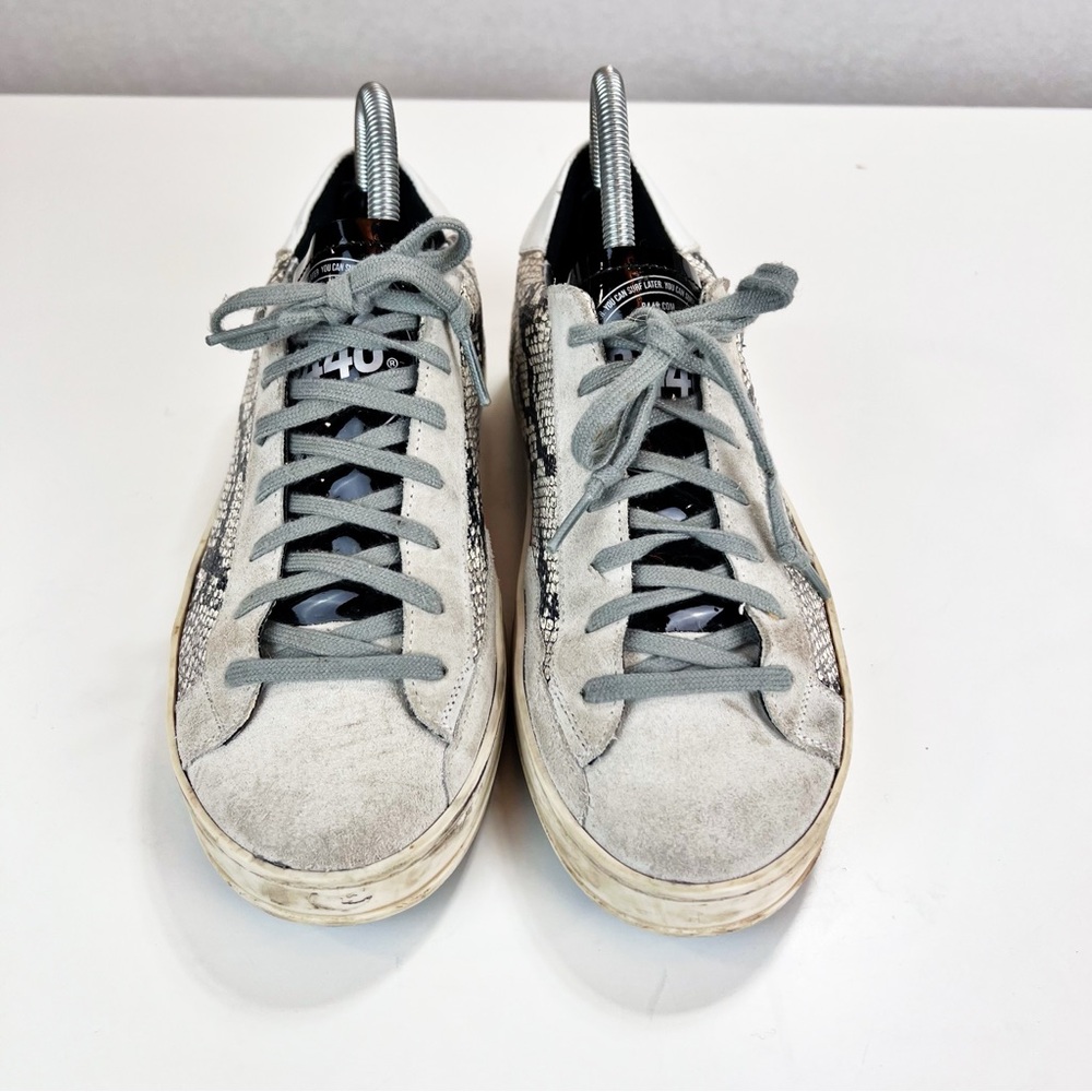 P448 Womens Size 38 Snake Print Sneakers Reptile Low Top Shoes Leather‎ - Picture 3 of 10